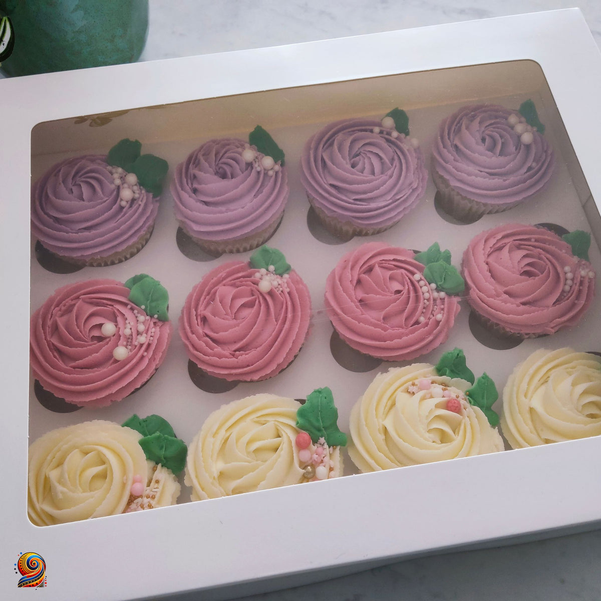Boite de cupcakes floraux "Roses anglaises"
